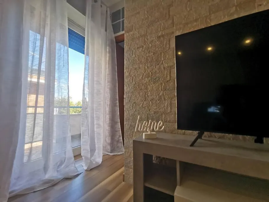 La Regina Tiberina Apartment Rome 0*,  Italy