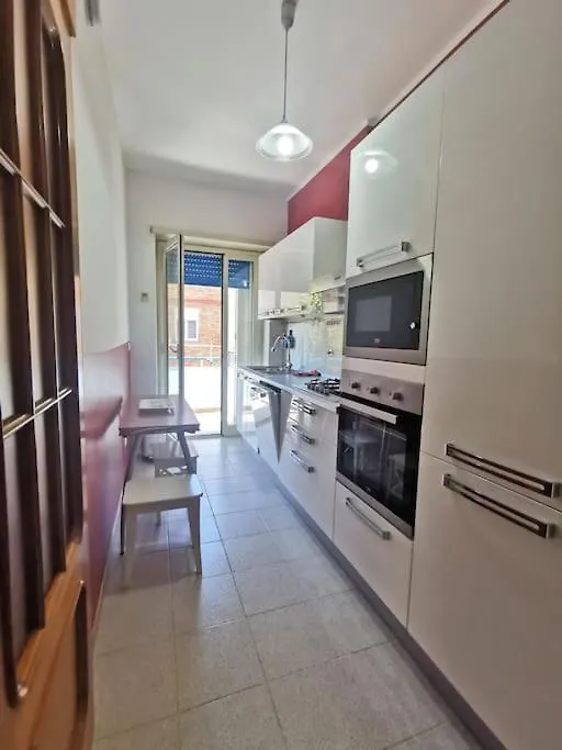 La Regina Tiberina Apartment Rome