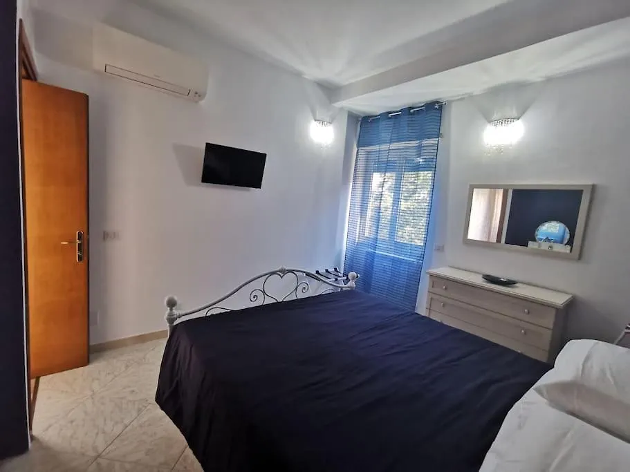La Regina Tiberina Apartment Rome