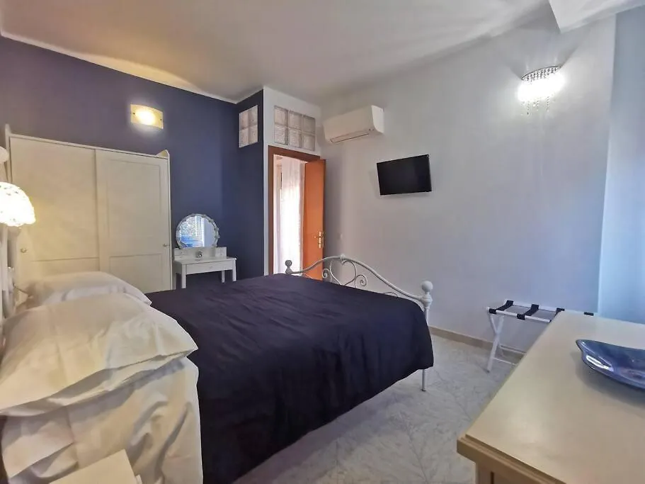 La Regina Tiberina Apartment Rome