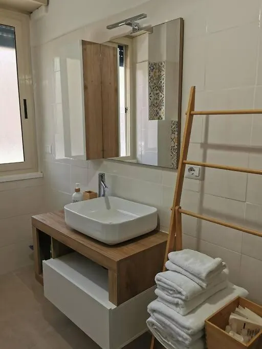 La Regina Tiberina Apartment Rome Italy