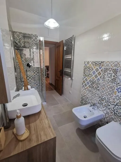 La Regina Tiberina Apartment Rome