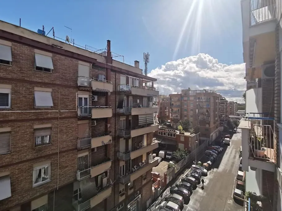 La Regina Tiberina Apartment Rome